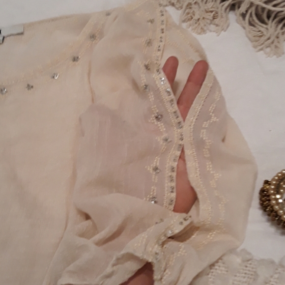 Embroidered Top - Picture 2 of 4